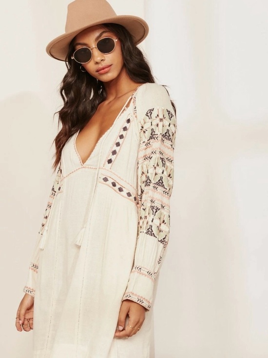 Free People Dresses & Skirts - Free People Boho Embroidered Cream Maxi Dress